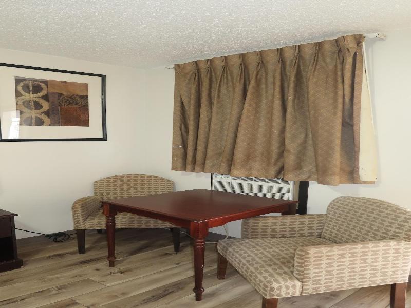 Triangle Inn Motel image