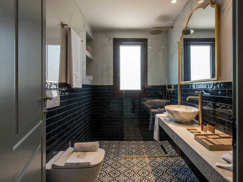Vespera City Hotel image