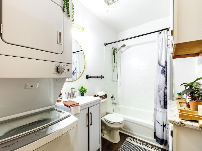 Jungle House Luxury Lofts Â€“ Short North High S image