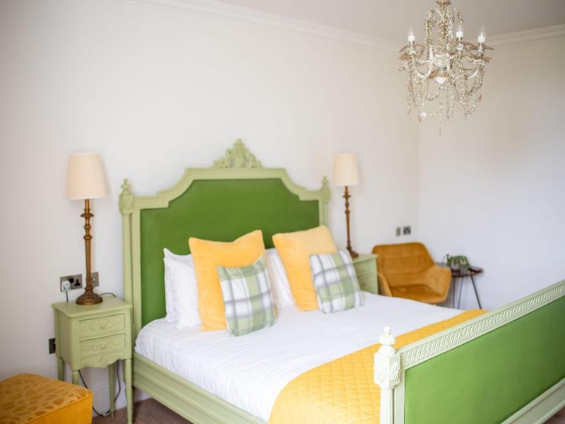 The Retreat New Forest image