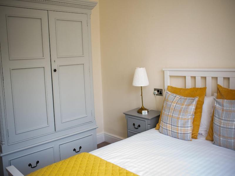 The Retreat New Forest image