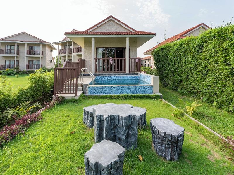 River Bank Jungle Resort image