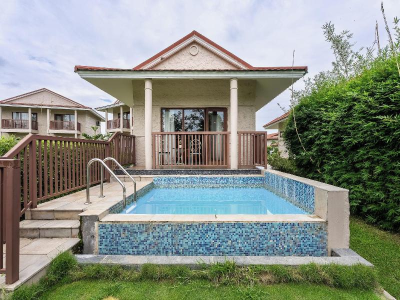 River Bank Jungle Resort image