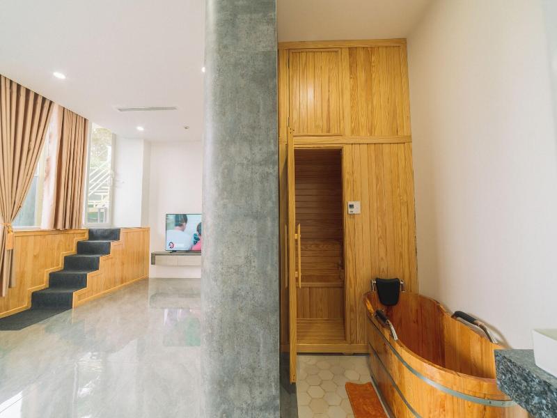 Quy Tai Premium Hotel image
