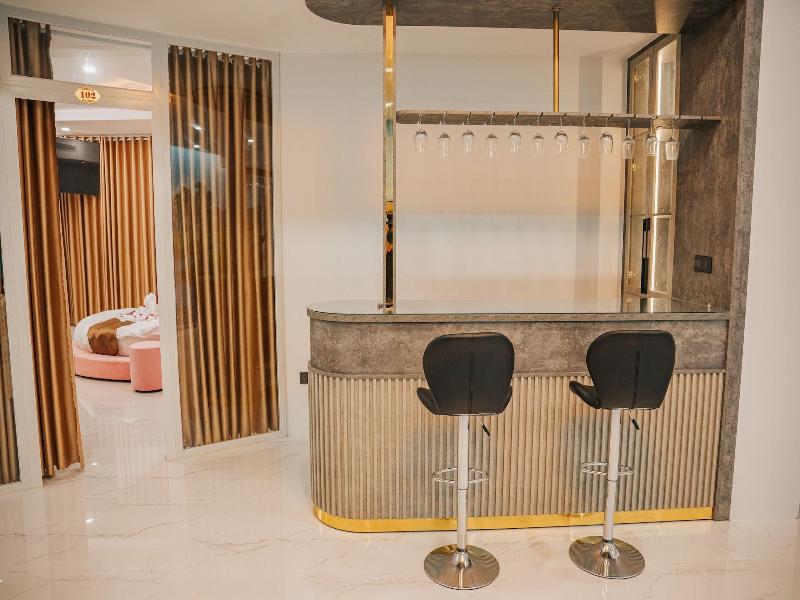 Quy Tai Premium Hotel image
