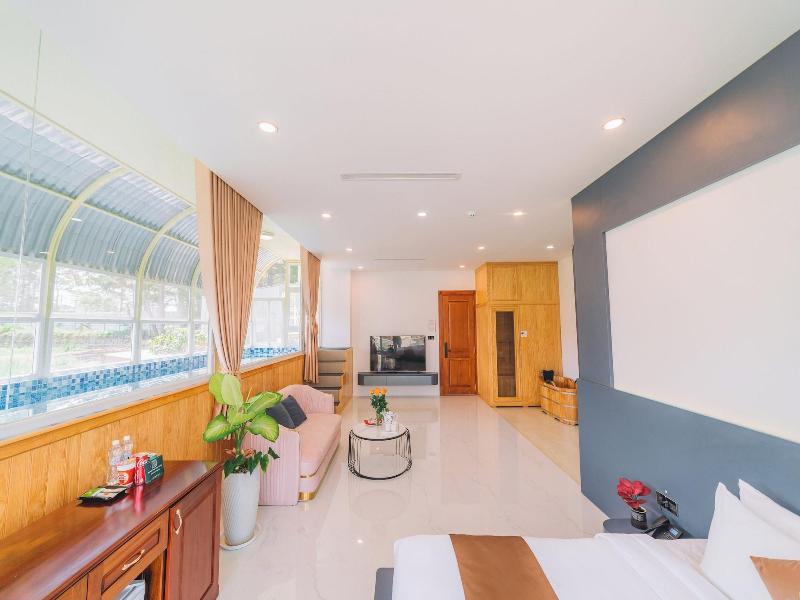 Quy Tai Premium Hotel image