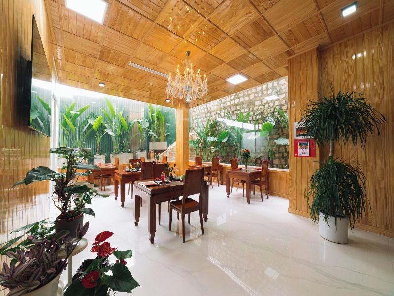 Quy Tai Premium Hotel image