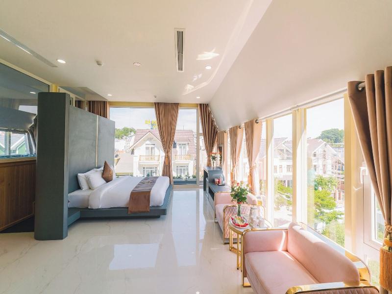Quy Tai Premium Hotel image