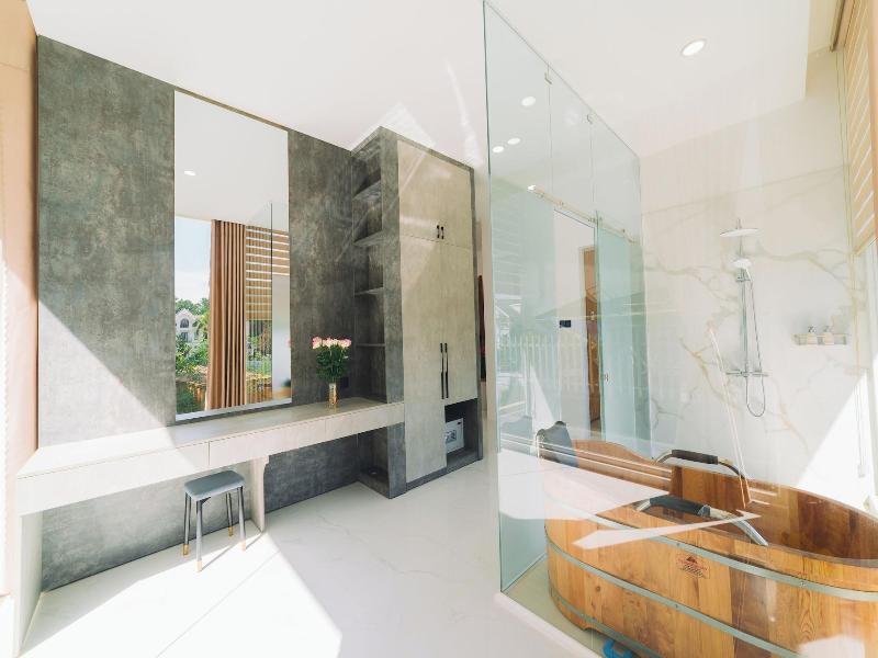 Quy Tai Premium Hotel image