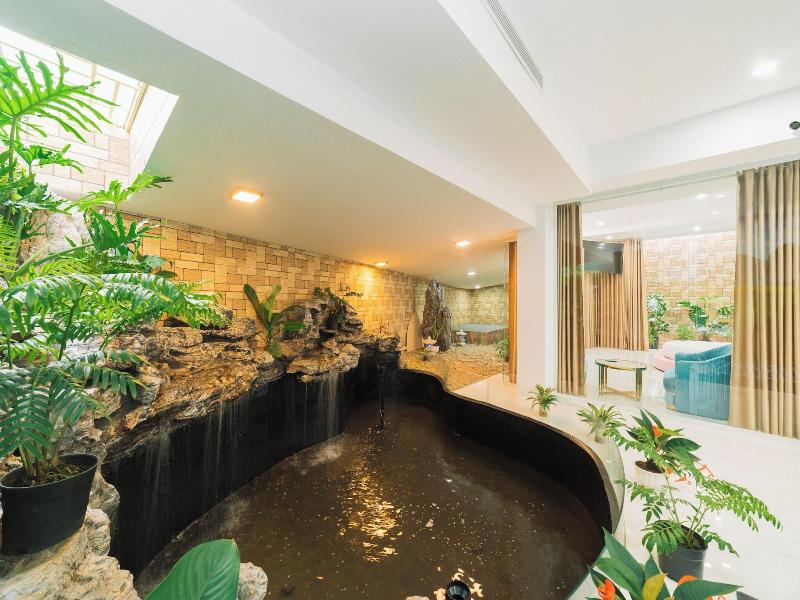 Quy Tai Premium Hotel image