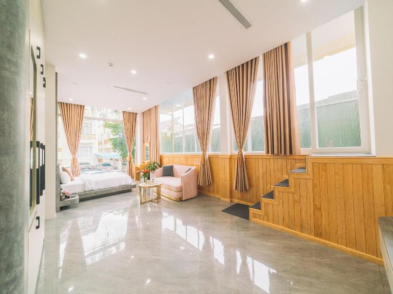 Quy Tai Premium Hotel image