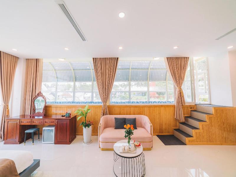 Quy Tai Premium Hotel image