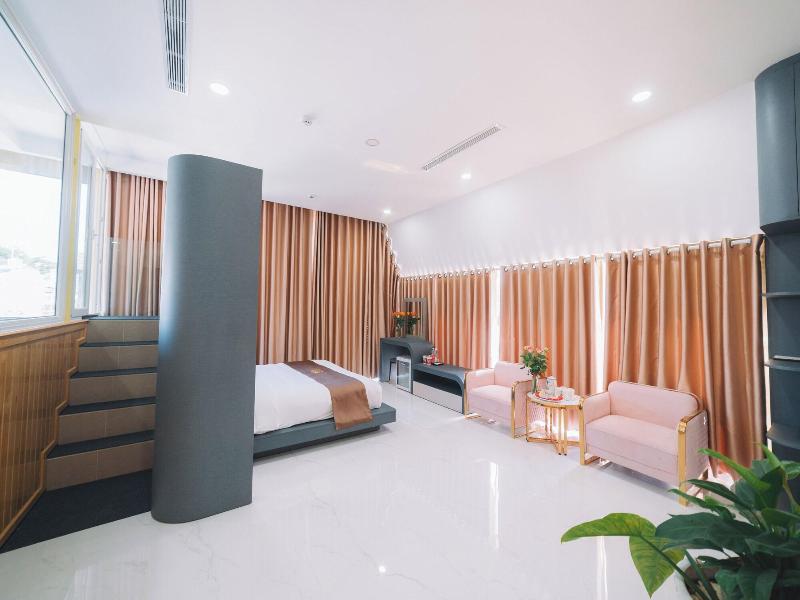 Quy Tai Premium Hotel image