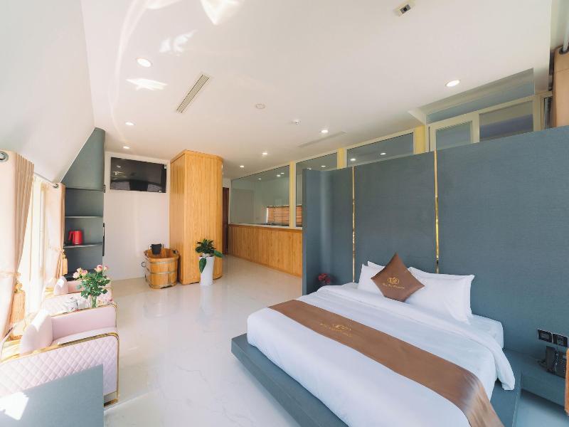 Quy Tai Premium Hotel image