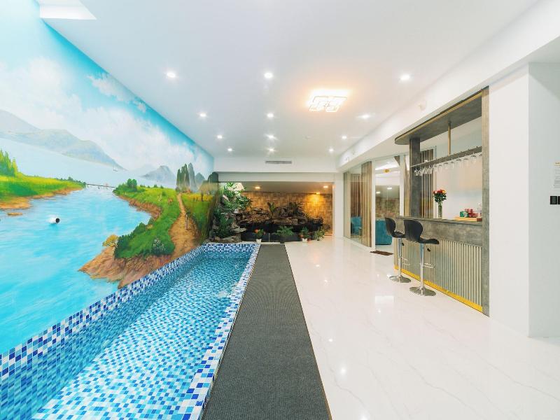 Quy Tai Premium Hotel image