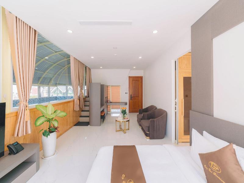 Quy Tai Premium Hotel image