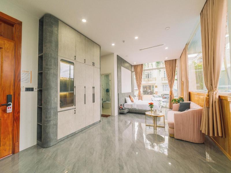 Quy Tai Premium Hotel image