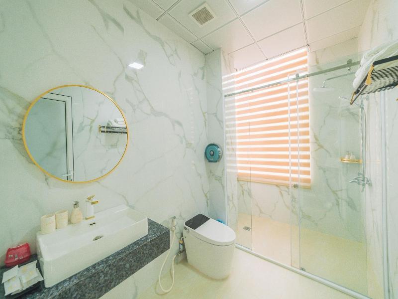Quy Tai Premium Hotel image