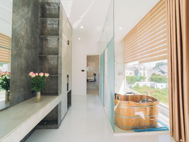 Quy Tai Premium Hotel image