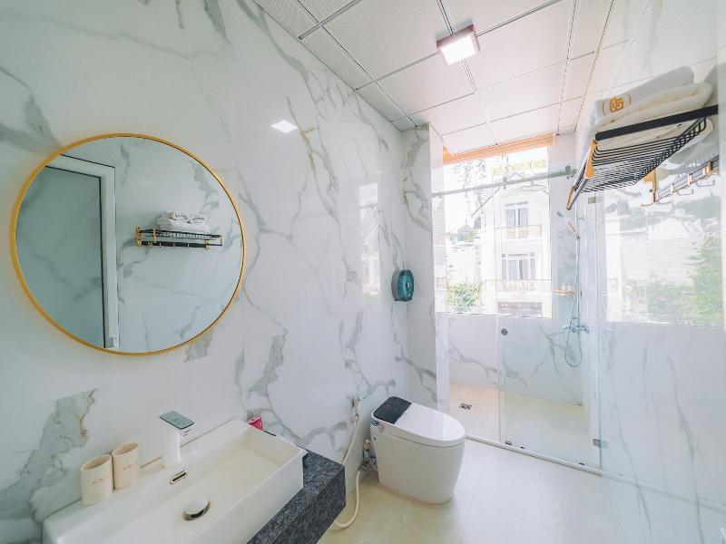 Quy Tai Premium Hotel image