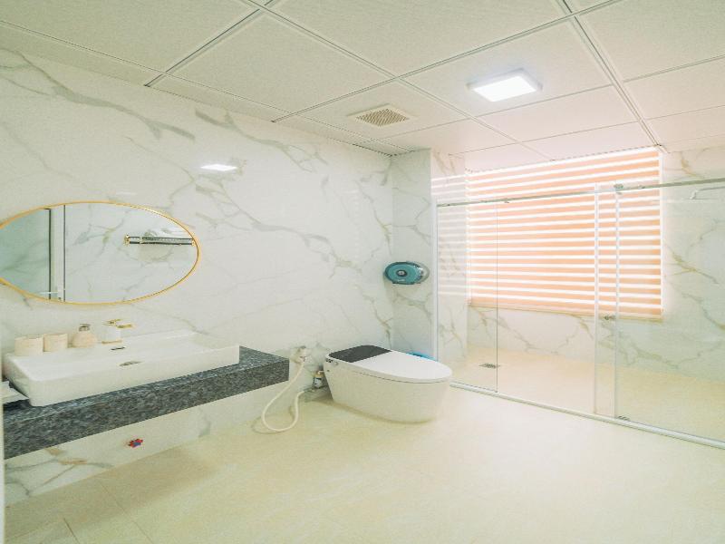 Quy Tai Premium Hotel image