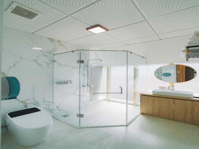Quy Tai Premium Hotel image