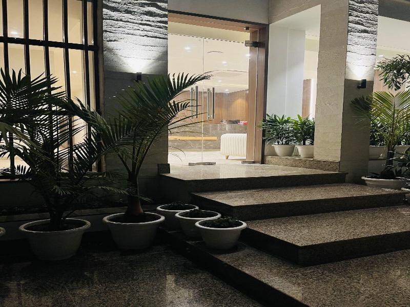 Hotel The Royal Vista image