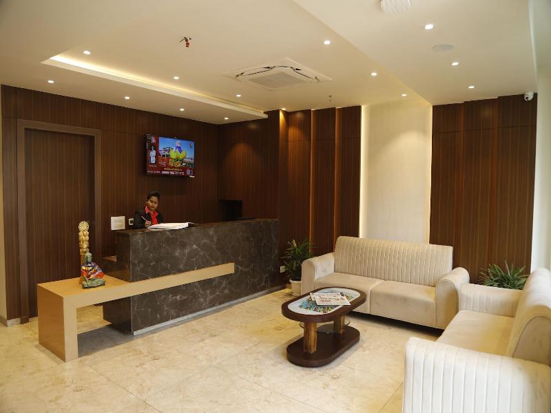 Hotel The Royal Vista image