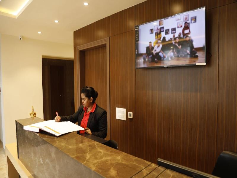 Hotel The Royal Vista image