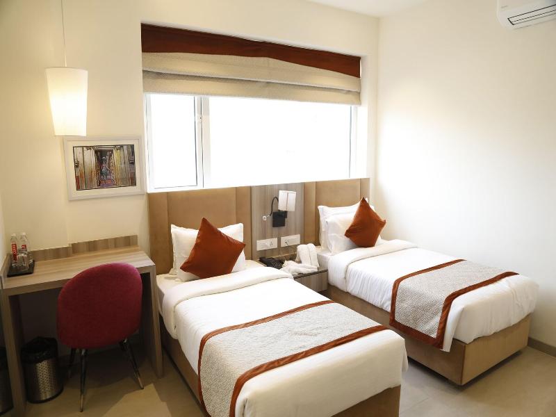 Hotel The Royal Vista image