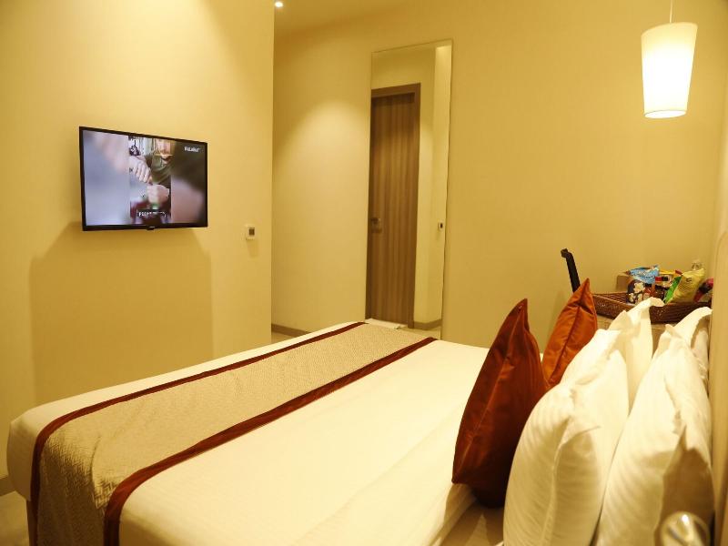 Hotel The Royal Vista image
