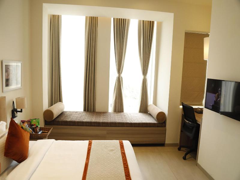 Hotel The Royal Vista image