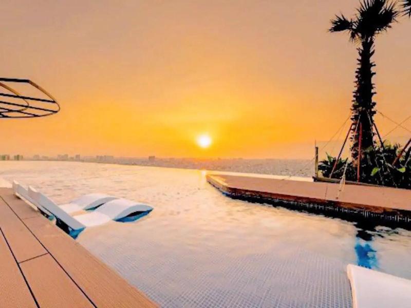 Terra Royal Luxury Vacation image