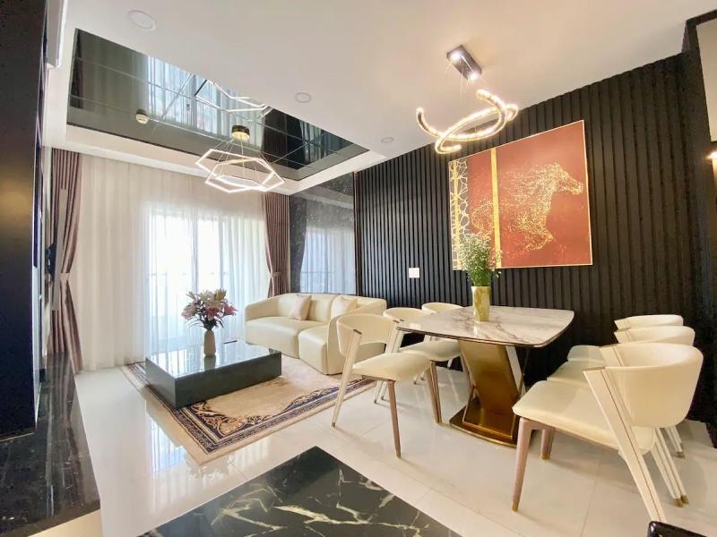 Terra Royal Luxury Vacation image