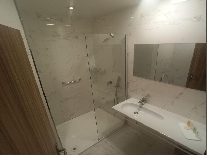 Hotel Vendome Khaled image