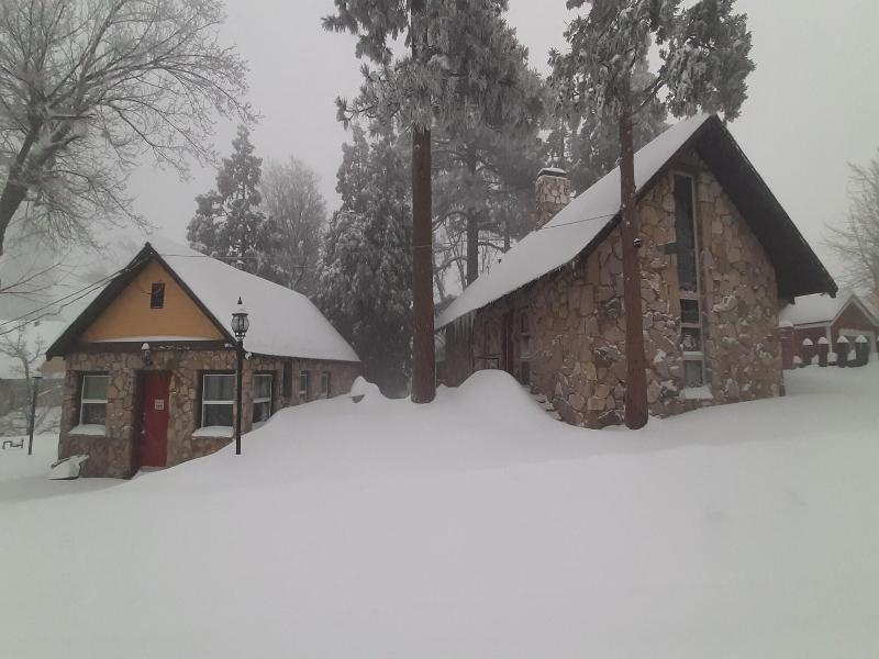 Sherwood Arms Motel image