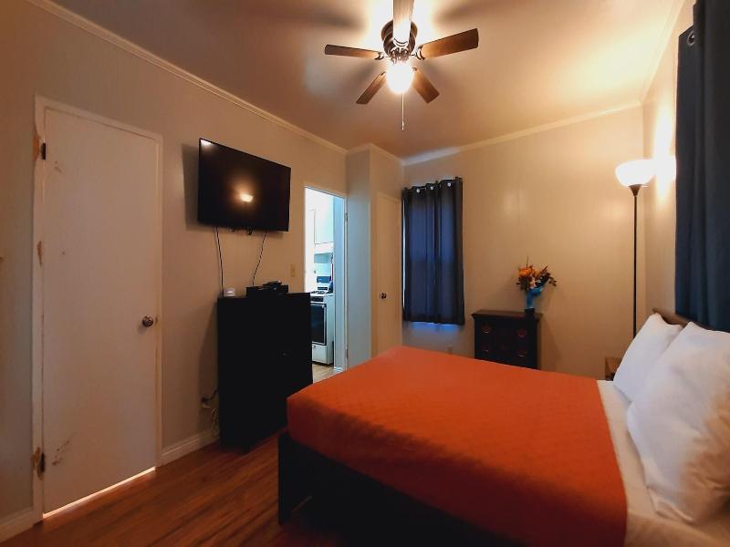 Sherwood Arms Motel image