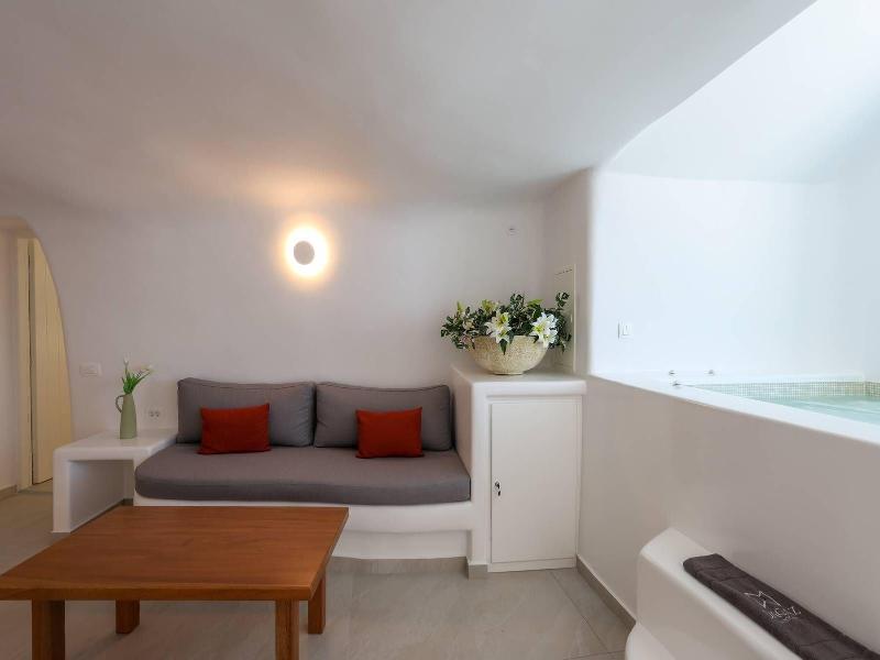 Dagaz Suites image