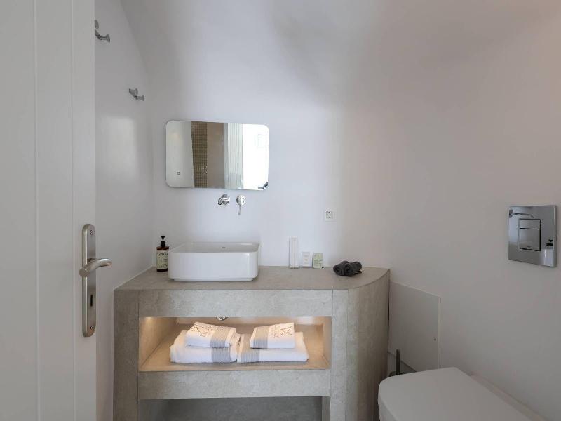 Dagaz Suites image