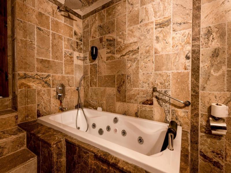 Noah's Ark Cave Hotel image