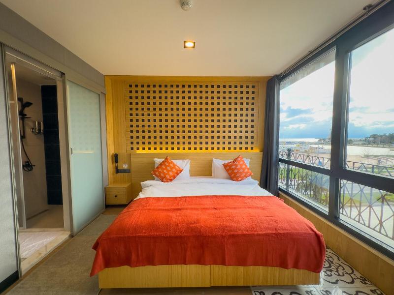 Mihman Hotel image