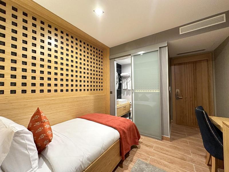 Mihman Hotel image