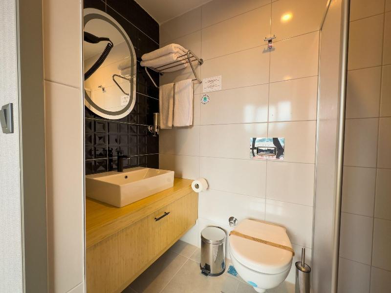 Mihman Hotel image
