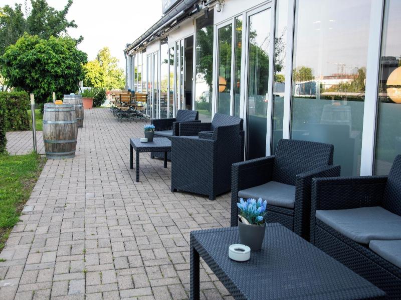 [bee]village Messehotel Hannover-laatzen. image