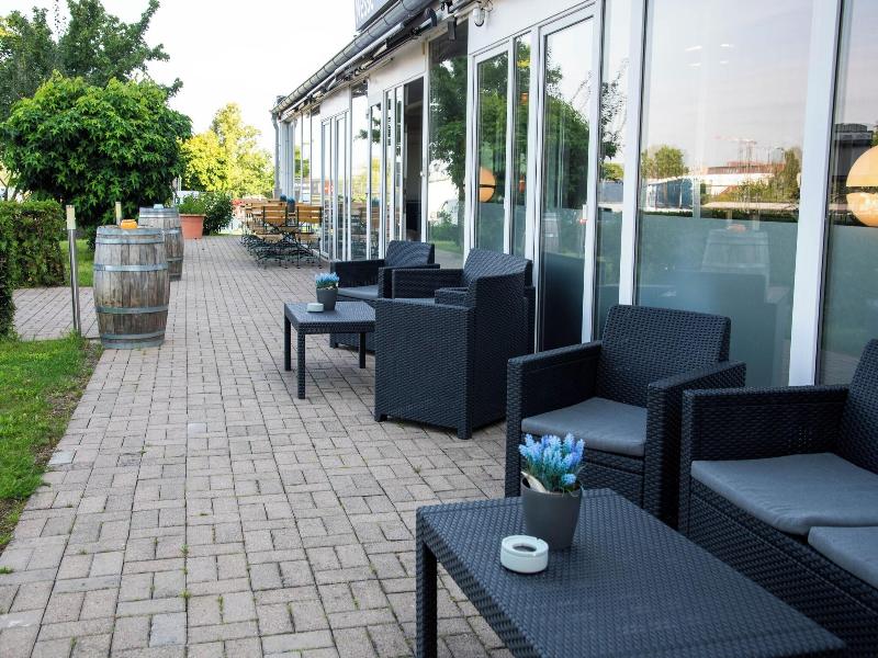 [bee]village Messehotel Hannover-laatzen. image
