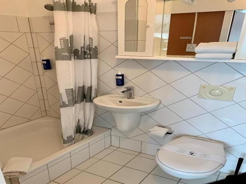 [bee]village Messehotel Hannover-laatzen. image