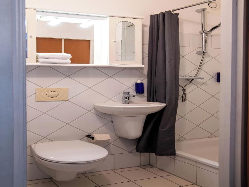 [bee]village Messehotel Hannover-laatzen. image