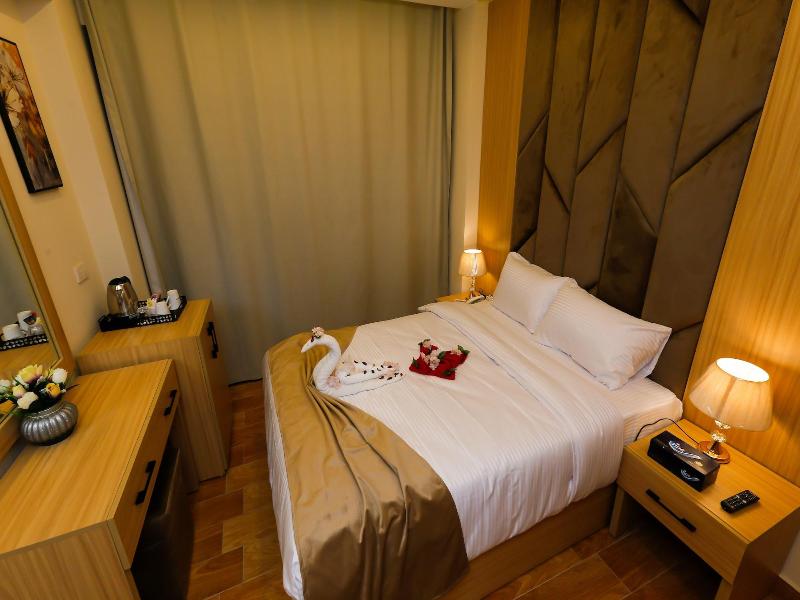 Rizk Pyramids View Hotel image