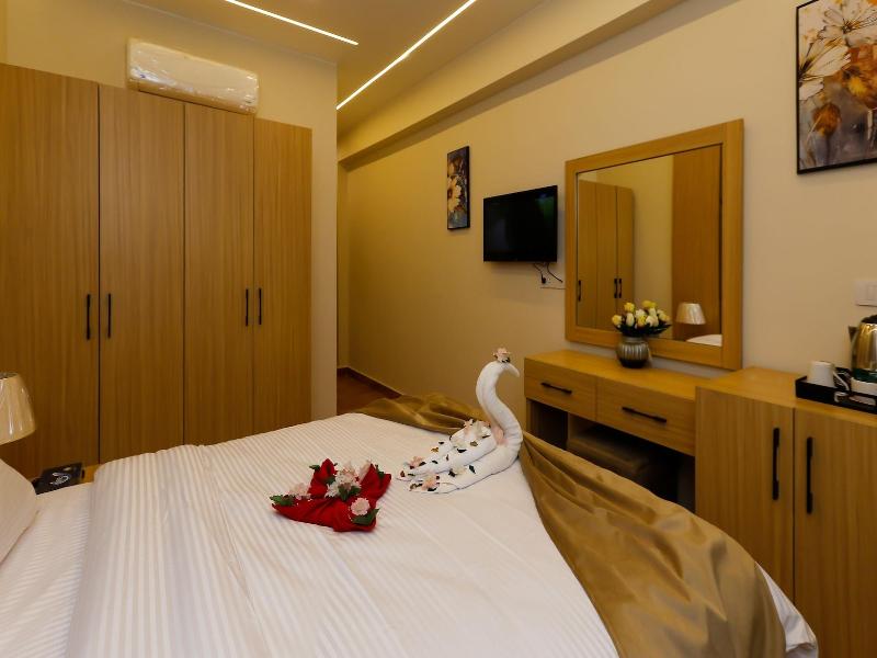 Rizk Pyramids View Hotel image