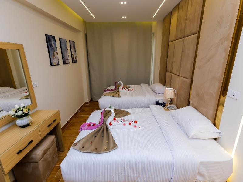 Rizk Pyramids View Hotel image